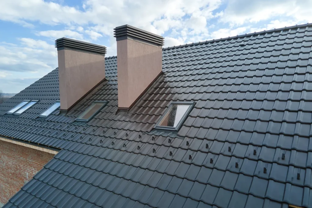 Chez Alliance des Couvreurs, nous offrons des services de couverture sur-mesure pours en Haute Garonne, dans les Yvelines et les Bouches-du-Rhône. Nos activités sont les suivantes Installation De Toitures Nettoyage De Toitures Entretien De Toitures Dépannage Toitures Urgences Toiture Isolation De Toitures Etanchéité Toitures Zinguerie